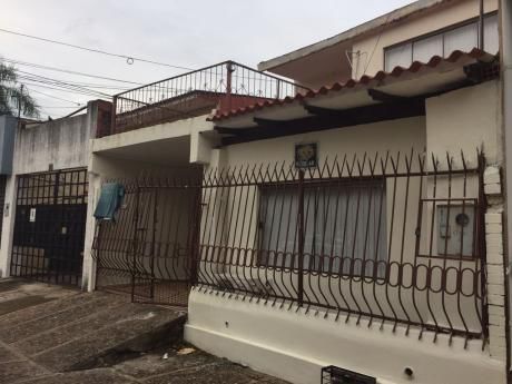 Casa De 10 Habitadiones En Zona Universitaria