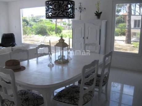 Montoya, 3 Dorm, 3 Baños, Cocina Americana, Toilette, Servicio Y Parrillero