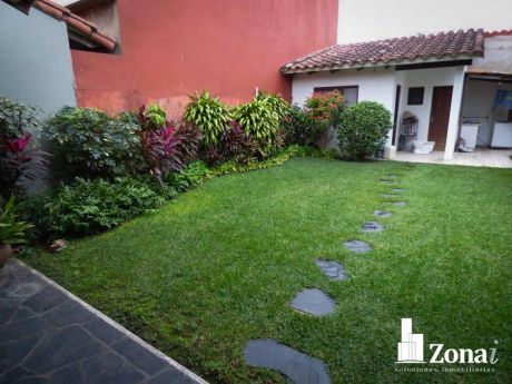 Casa Independiente En 5to Anillo De La Zona Oeste