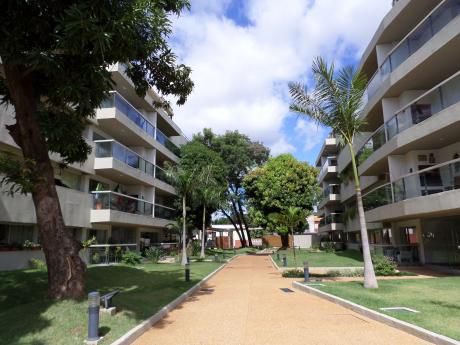 Departamento En Pb De Tres Dormitorios En Condominio Cerrado