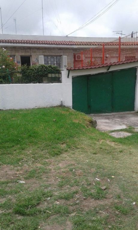 Casa Con 3 Dormitorios Garage Y Jardin