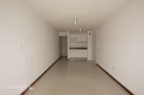 Front Park - Unidad De 1 Dormitorio, Piso Medio.