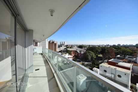 Torre Aquarius - Apartamento Premium En último Piso Con Terraza, Gran Vista Y Garaje.