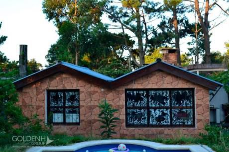 Residencia A Mts Del Mar Con Piscina Y Oficina/local.