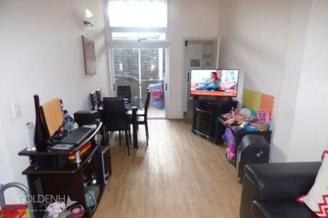 Apartamento En Altos Del Libertador, 2 Dormitorios Y Gran Terraza-patio.