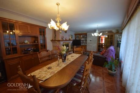Residencia Sobre Avenida Con Apartamento Indpendiente, Ideal Empresas