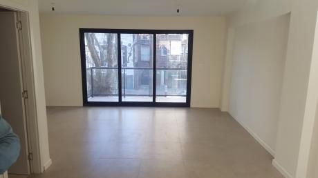 Edificio De 420 M2 Con Local Comercial Y 6 Pisos De Apartamentos