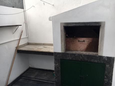 En Alquiler: 1 Dormitorio Y Parrillero