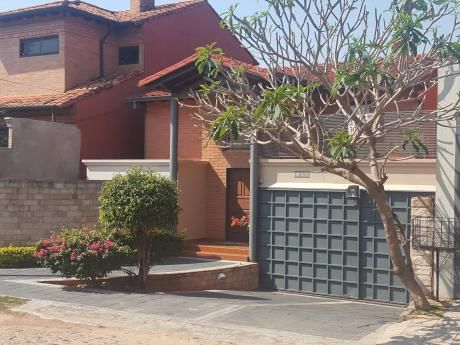 Mburucuya, Comoda Y Bien Mantenida Residencia.