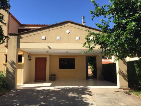 Vivienda En Condominio En Luque