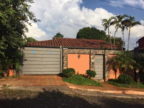 Casa En Barrio Mburucuya