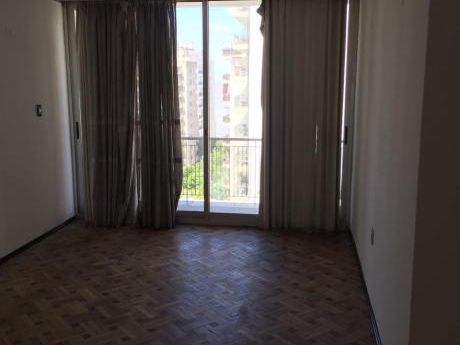 Apartamento En Venta En Pocitos 3 Dormitorios 2 Baños