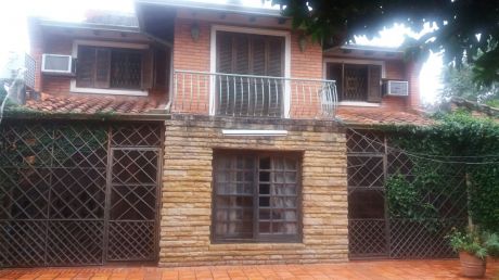 Amplia Casa En B° Jara