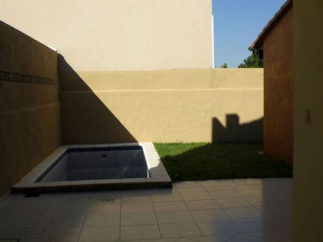 Hermosos Duplex Cerca De La Municipalidad De Asuncion