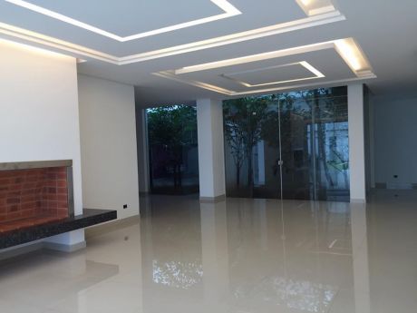 Vendo Amplia Rescidencia A Estrenar En B| Mcal Estigarribia