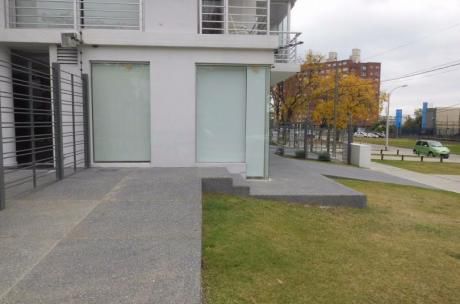 Edificio Okada V & V, Valiente Y Valencia