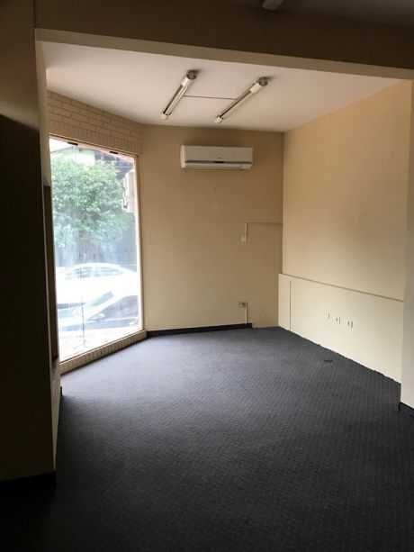 Alquilo Oficinas En Barrio Las Mercedes.