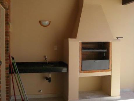 Duplex Familiar En Las Mercedes