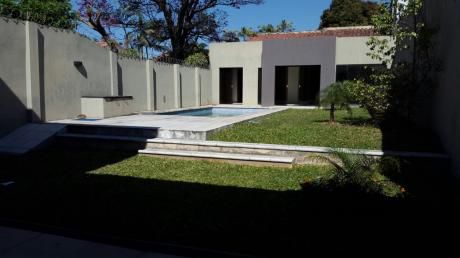 Hermosa Casa De 5 Dormitorios En Suite. Con Piscina Barrio Herrera 3.500 + Iva
