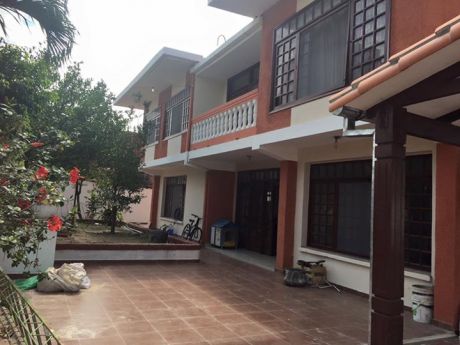 Casa En Alquiler Para Empresa O Negocio