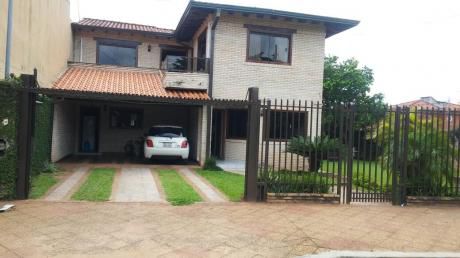 Residencia De 2 Plantas En Esq. Zona Shopping San Lorenzo