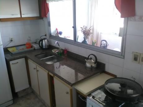Cerca De Todo, Muy Luminoso!! Opción Muebles, Despejado!