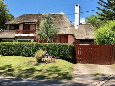 Hermosa Casa En Pinares De Punta Del Este Para Disfrutar Todo El Año.