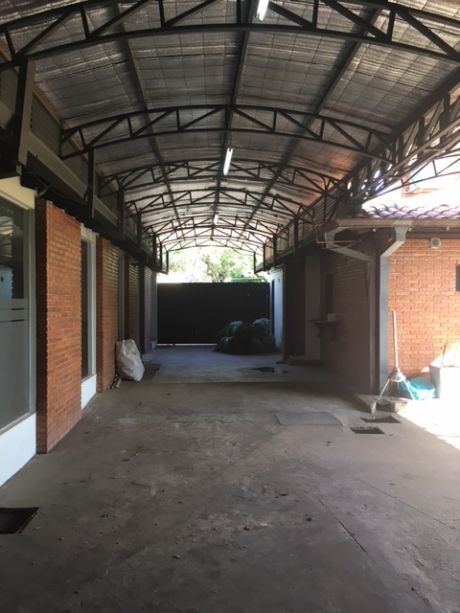 Alquilo Oficinas Con Showroom Y Deposito