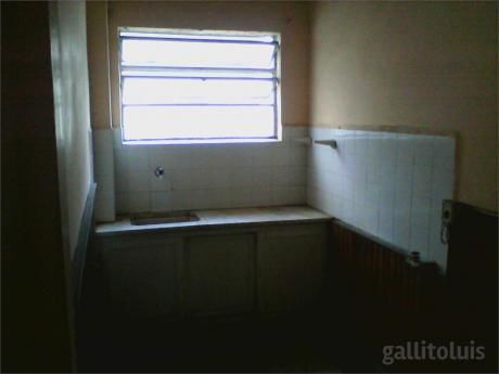 Sin Gastos Comunes! 1er Piso, Zona Tranquila, 1 Dorm