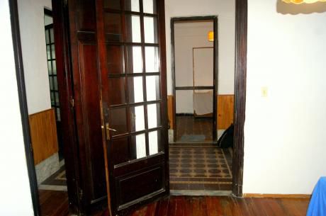 Apartamento 5 Ambientes, 2 Dormitorios, 2 Baños, Parrillero, Interior