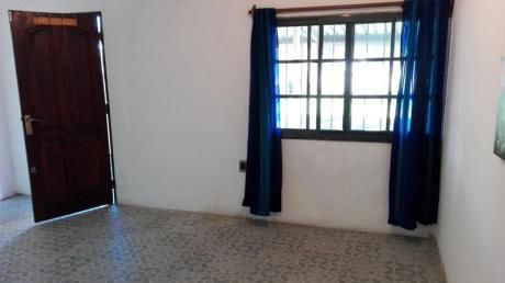 Al Frente Y Con Jardín Compartido, Dormitorio Chico. Sin Gc