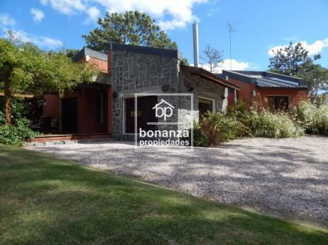 Casa En Venta, Con Piscina, Punta Colorada, Piriápolis