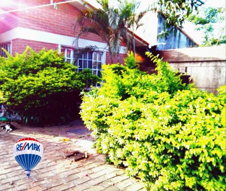 Casa Zona Sur Con Terreno Amplio