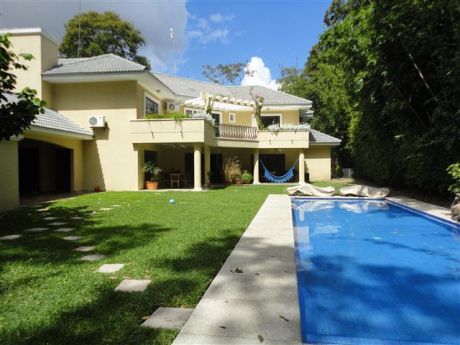 Casa En Alquiler Colinas Del Urubo (primer Ingreso)