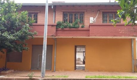 Oferta! Propiedad De Calle A Calle En Barrio Herrera