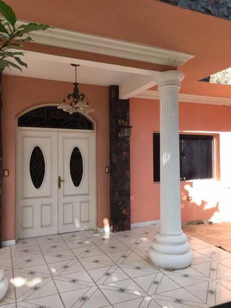 Vende O Alquila Casa De 4 Pisos Con Ascensor Zona Colegio Sek LambarÉ