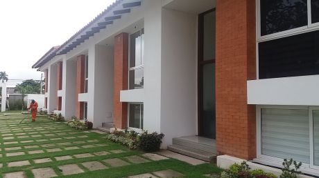 Hermosa Casa En Alquiler A Estrenar En Cond. Costa Dorada.