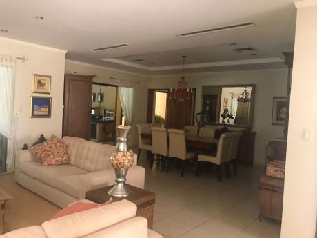 Hermosa Casa En Surubi´i Con 4 Dormitorios (441)
