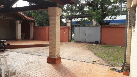 Alquilo Casa Sobre Boggiani Para Vivienda U Oficina