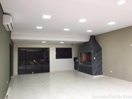 Hermosa Vivienda En Barrio Jara
