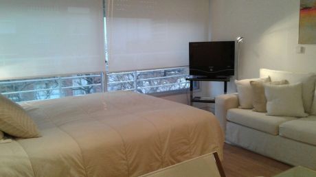 Monoambiente Totalmente Equipado En Pocitos. Consulte