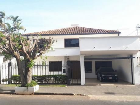 Alquilo Casa Para Vivienda U Oficina En Bo. Los Laureles 4 Dormit Con Piscina.