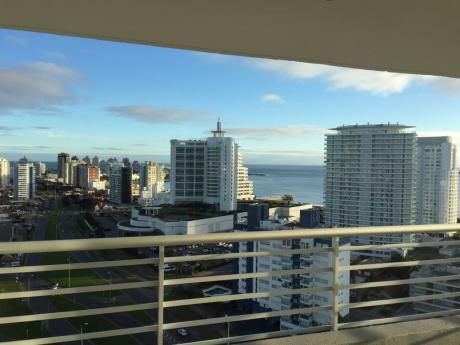Venta Apto. 2 Dorm 2b Y Gje. Alexander Bvr. Pta. Del Este!