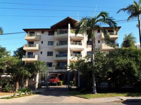 Alquilo Depto De 3 Dormitorios Con Cochera Edificio Con Piscina En Bo. Herrera.