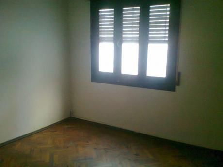 Cordon. 1dor. 45mts2. Primero Piso. Excelente Zona. sin Gc.