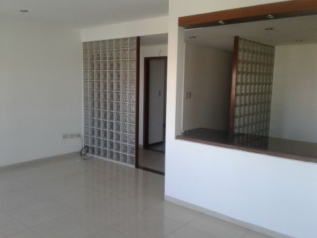 Lindo Depto De 2 Dormitorios En Equipetrol Cerca Colegio Aleman
