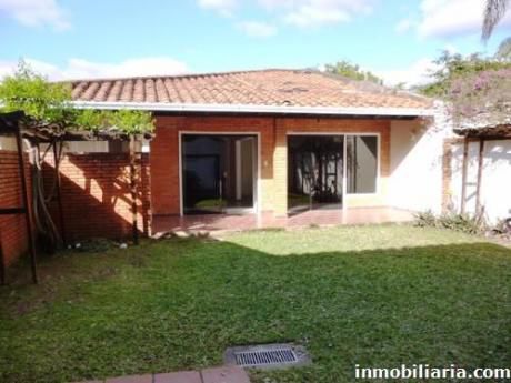 Hermosa Casa En Zona Residencial