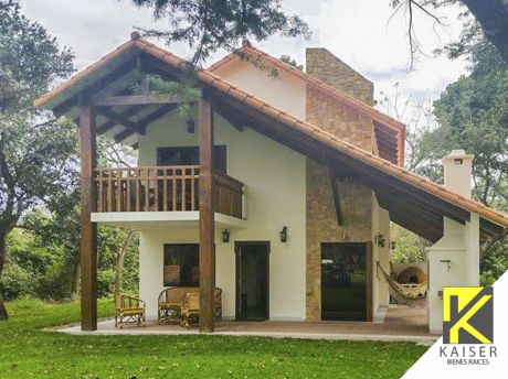 Bella Casa En Condominio Laguna Azul