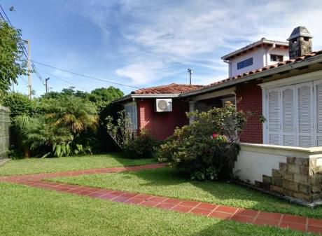 Amplia Casa En Fernando De La Mora, Zona Norte !