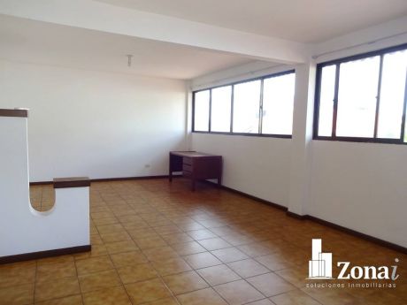 Casa En Venta 4 Departamentos Internos !!